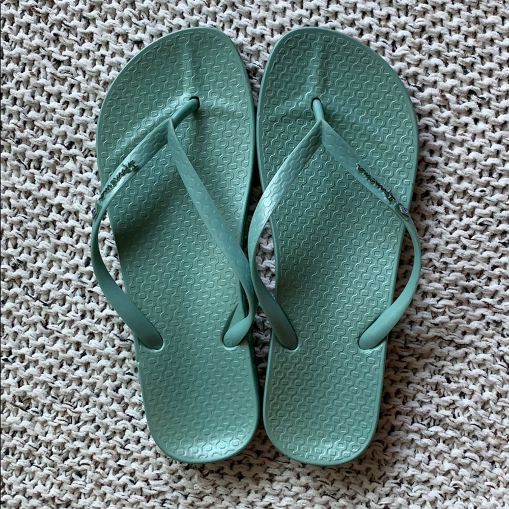 Flip flops